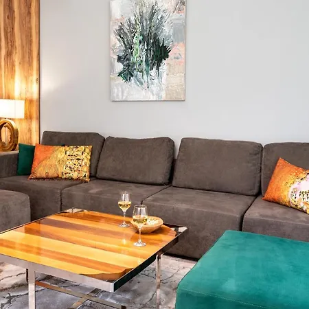 Kleptuzaparts Apartment
